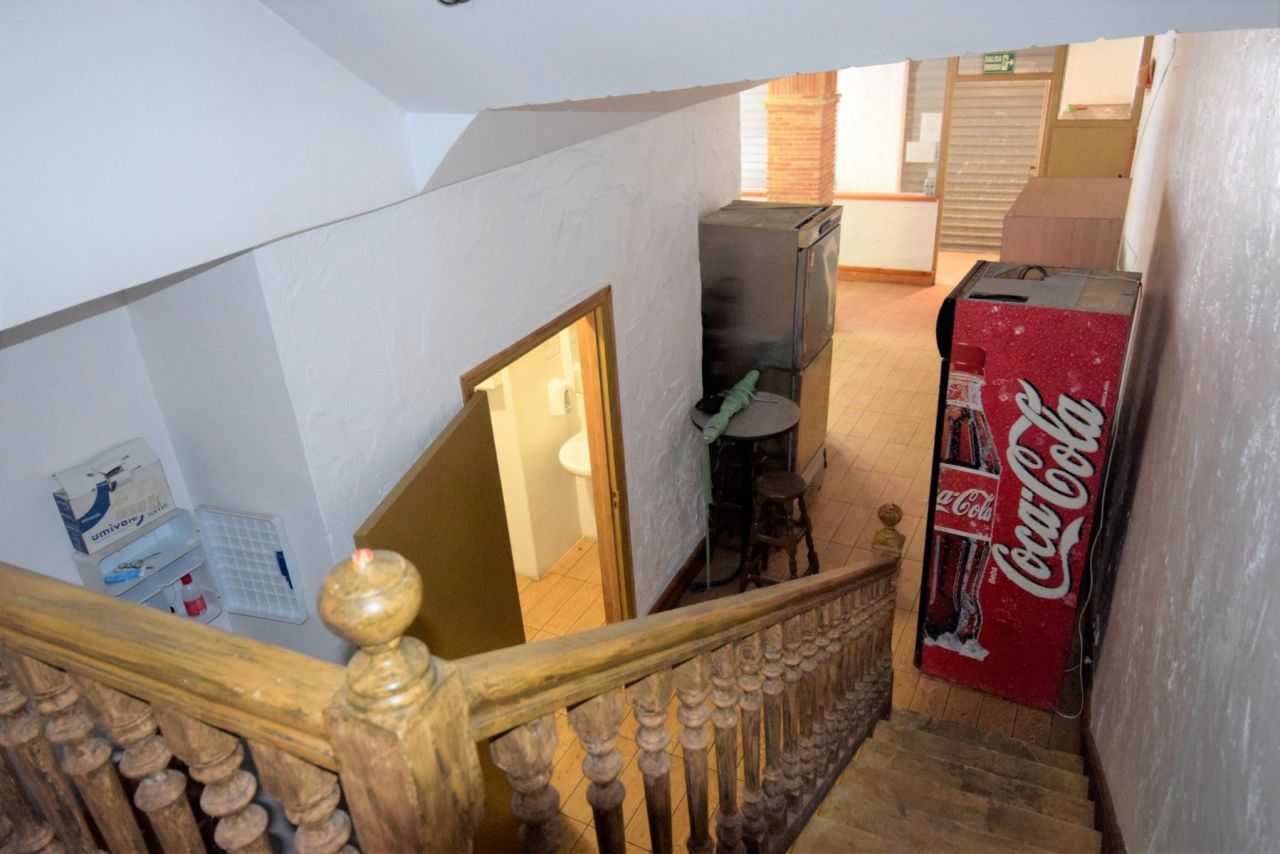 Commercial property in Guardamar del Segura, Spain, 95 m² - picture 15