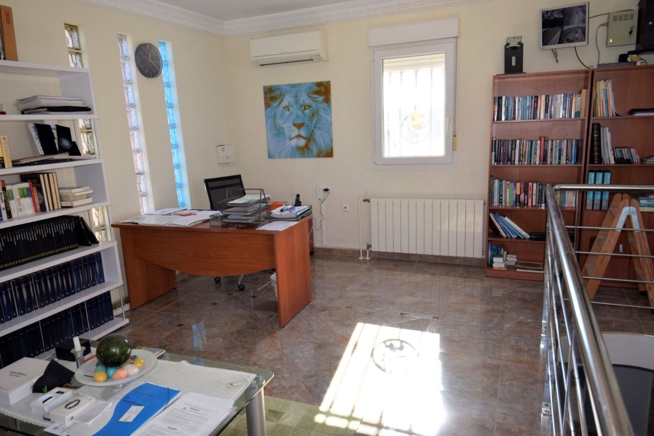 Villa à Guardamar del Segura, Espagne, 450 m² - image 16