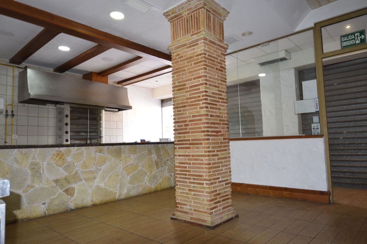 Commercial property in Guardamar del Segura, Spain, 95 m² - picture 18