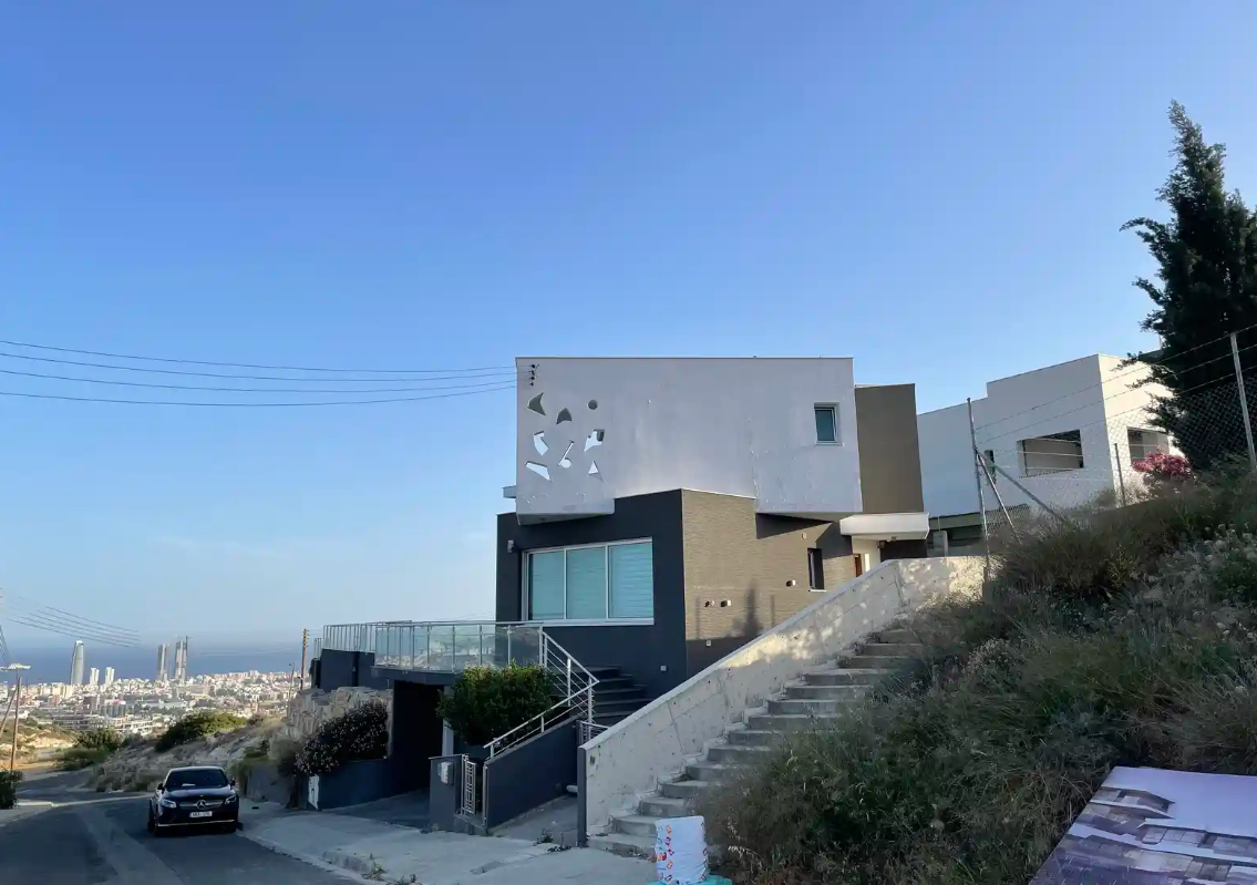 Maison à Agios Athanasios, Chypre, 450 m² - image 2