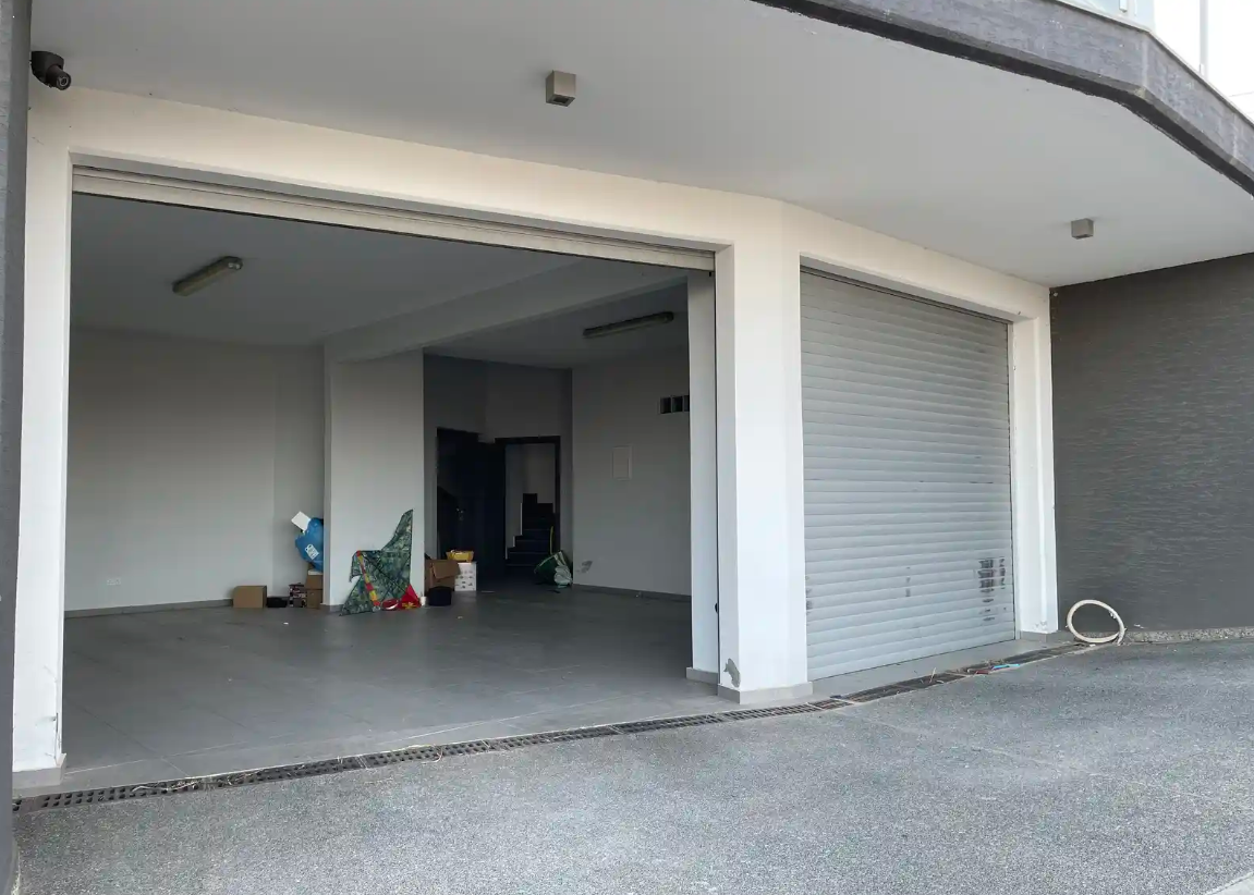 Maison à Agios Athanasios, Chypre, 450 m² - image 3