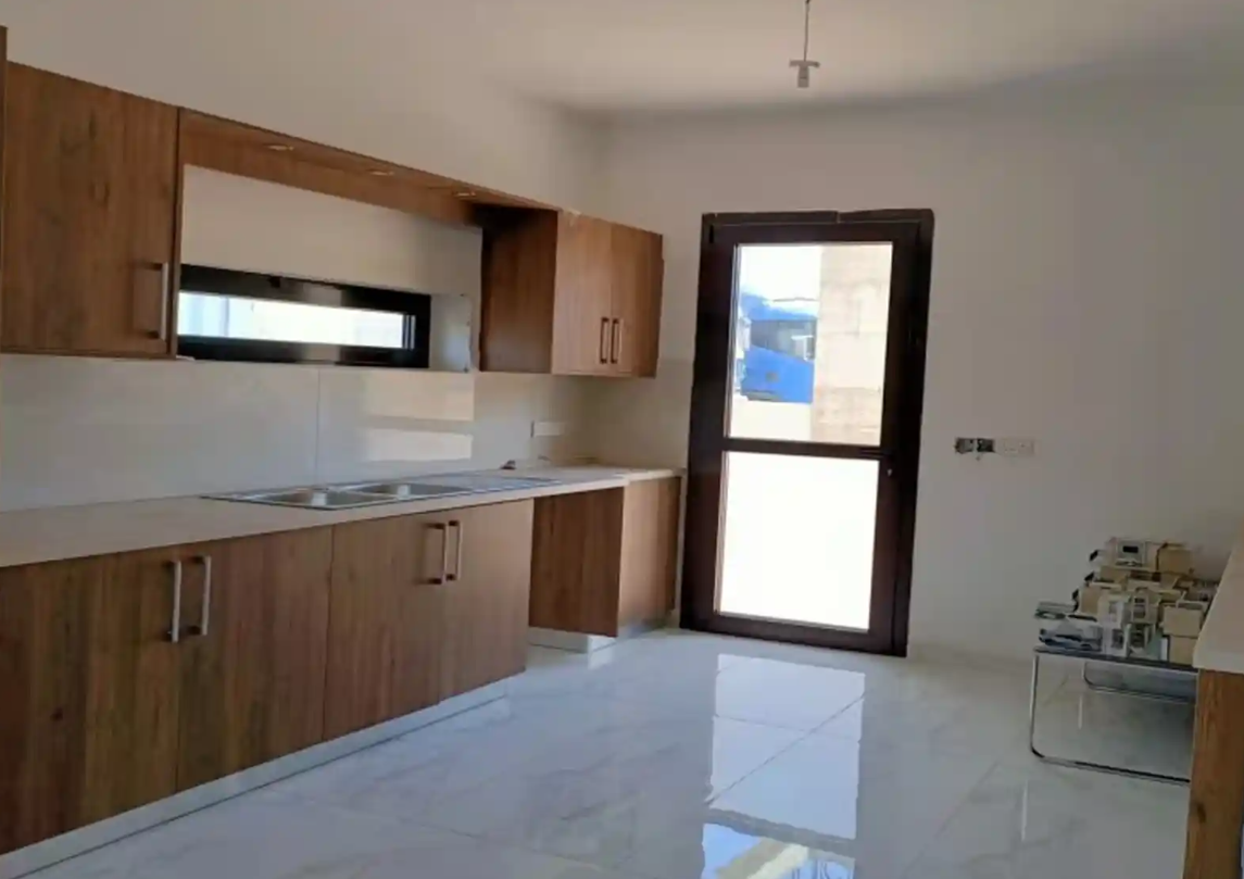 House in Agios Athanasios, Cyprus - picture 4