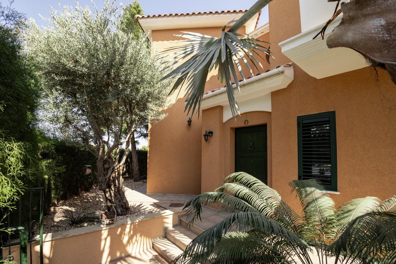 Casa a Mouttagiaka, Cipro, 460 m² - foto 4