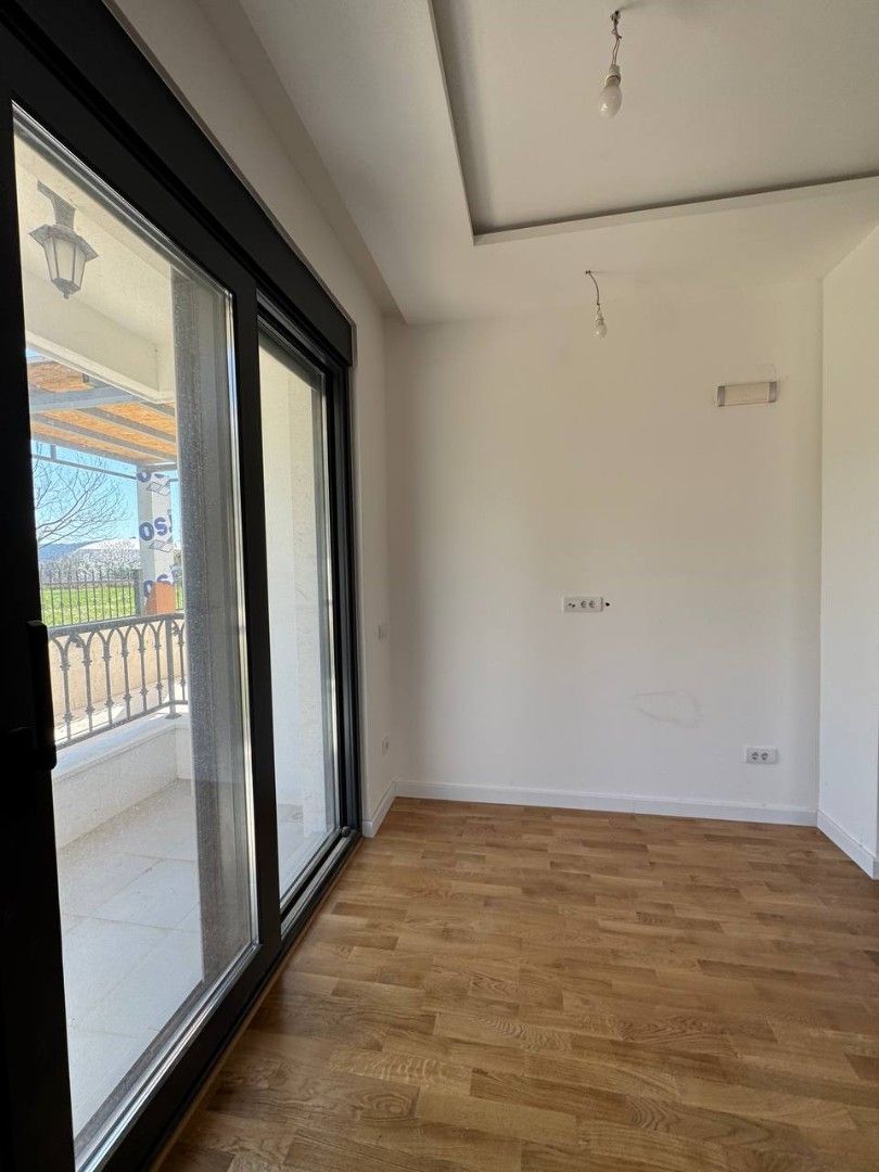 Flat in Bar, Montenegro, 33 m² - picture 2