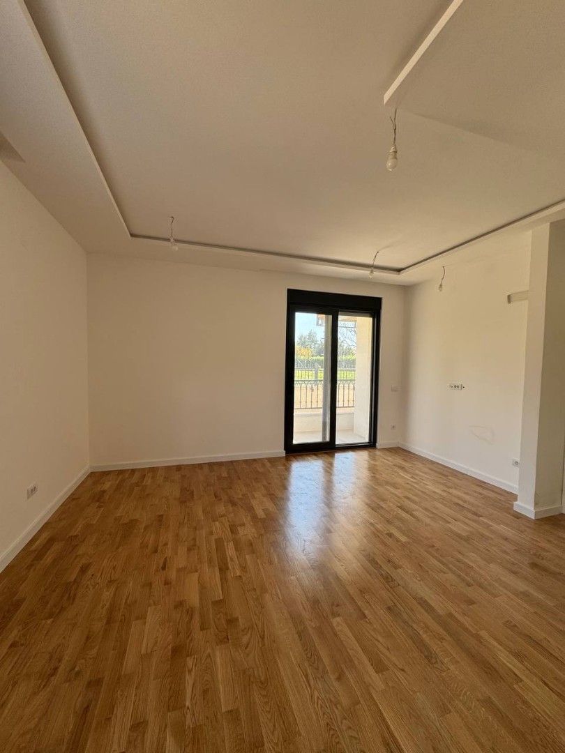 Flat in Bar, Montenegro, 33 m² - picture 6