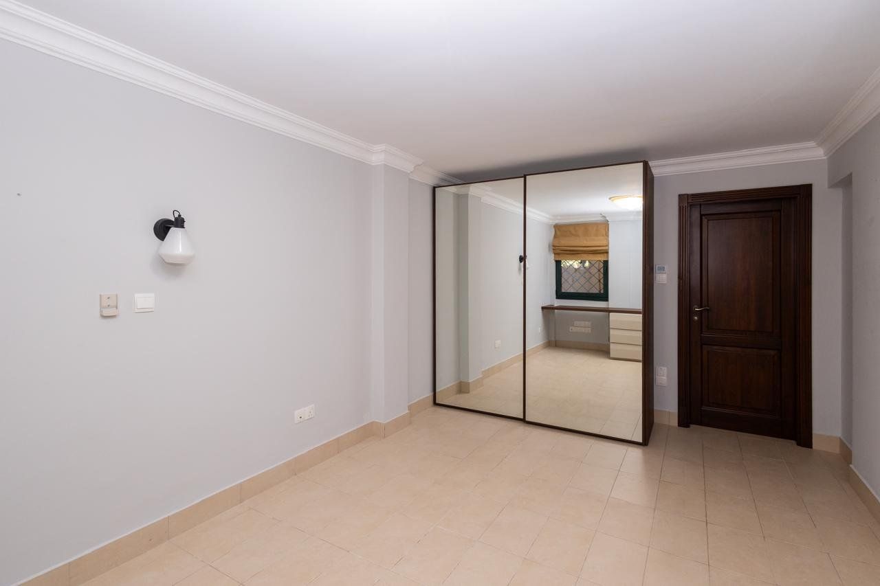 Casa a Mouttagiaka, Cipro, 460 m² - foto 6