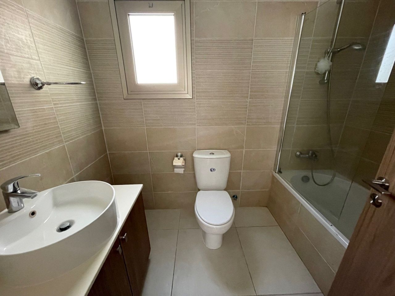 Apartment on Finikoudes Beach, Cyprus - picture 7