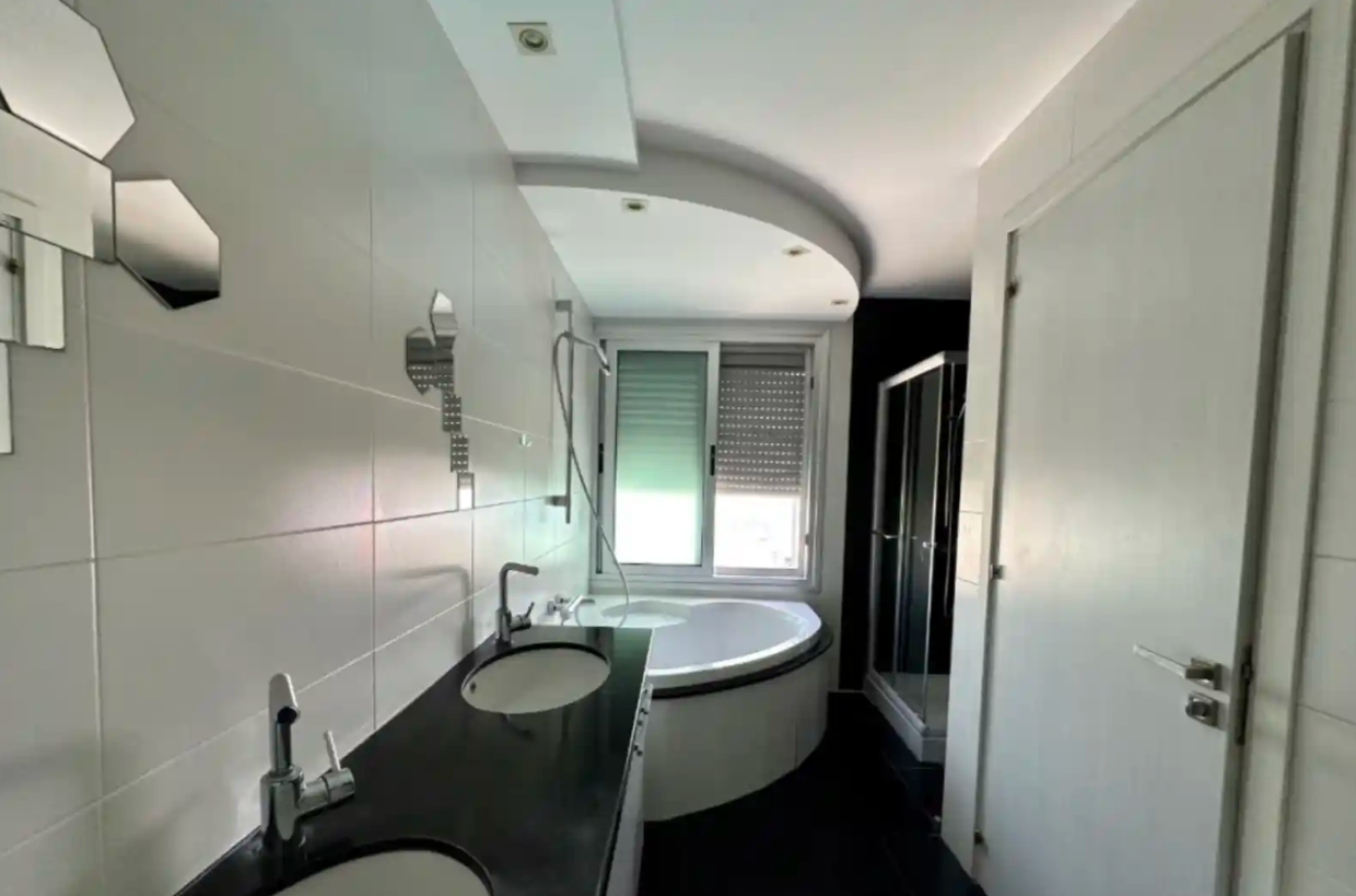 Maison à Agios Athanasios, Chypre, 450 m² - image 8