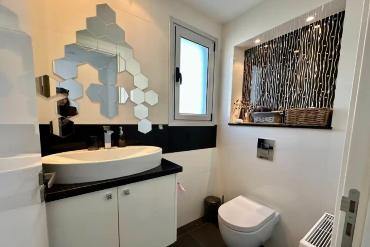 Maison à Agios Athanasios, Chypre, 450 m² - image 9