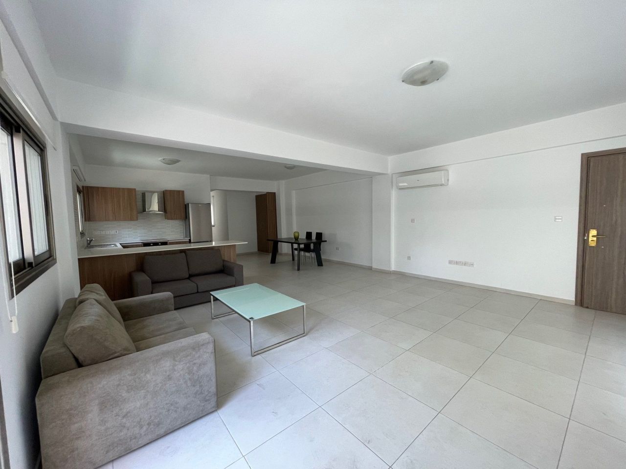 Apartment on Finikoudes Beach, Cyprus - picture 12