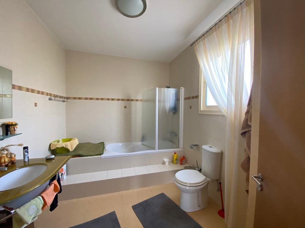 Casa a Mouttagiaka, Cipro, 900 m² - foto 14