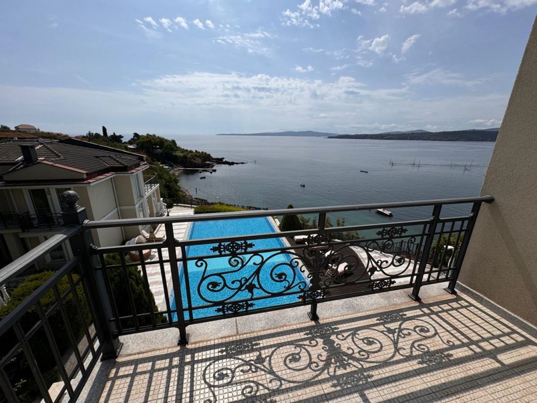 House Burgas, Bulgaria, 360 m² - picture 1