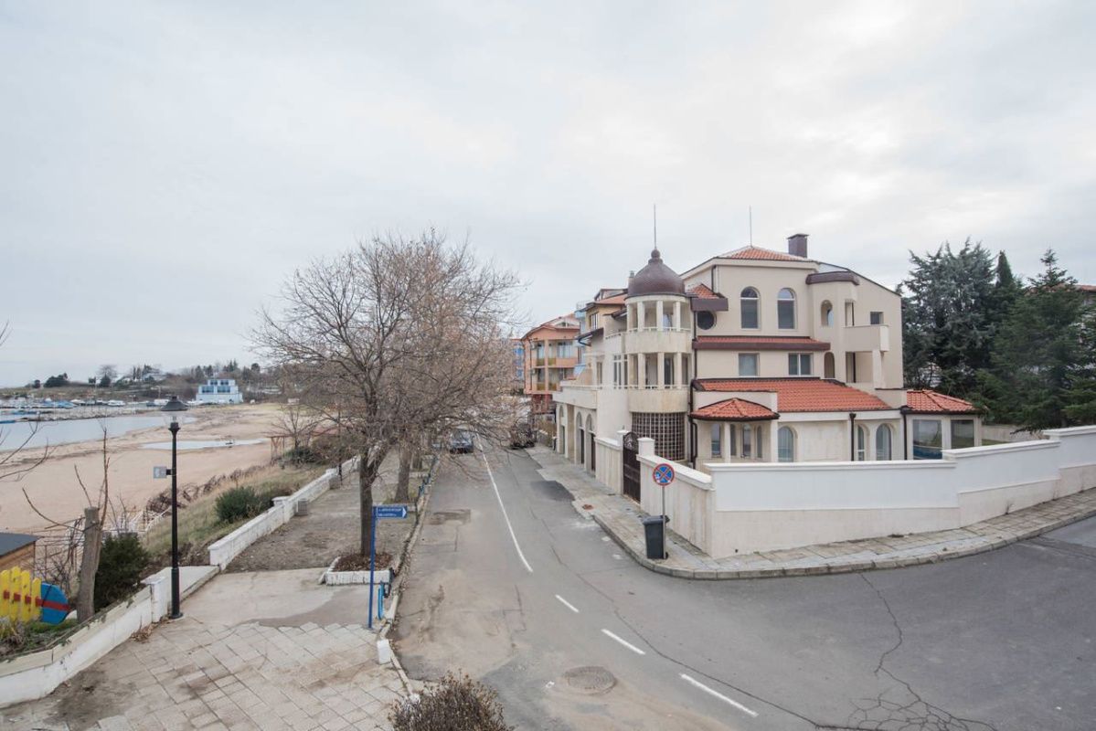 Maison Burgas, Bulgarie, 750 m² - image 1