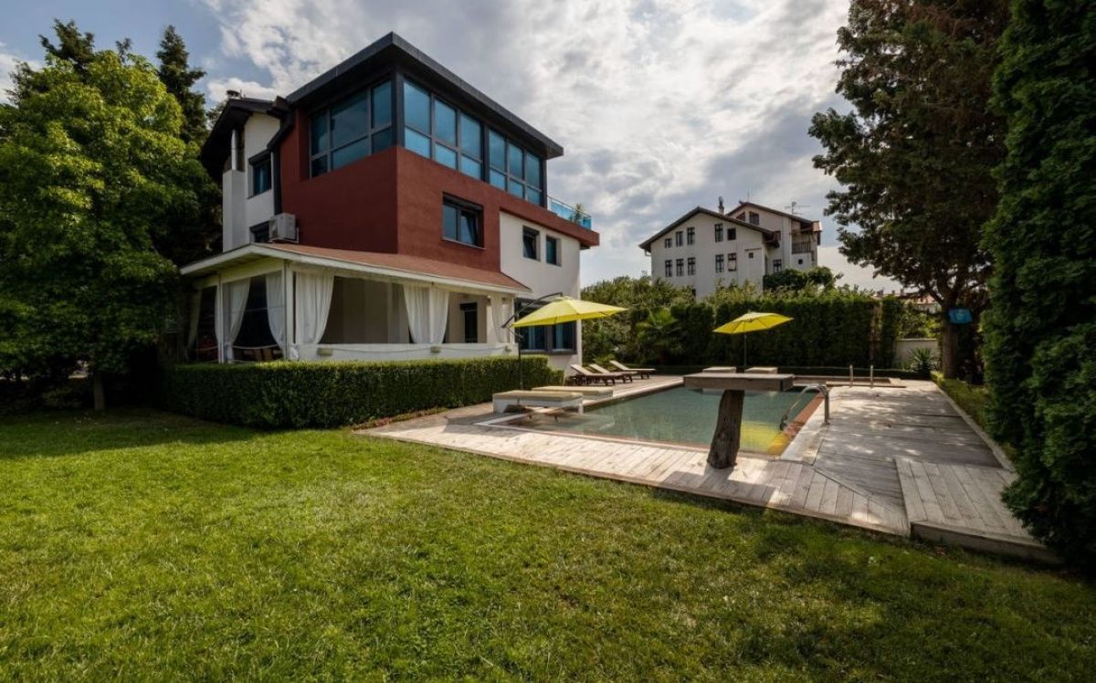 House Burgas, Bulgaria, 408 m² - picture 1
