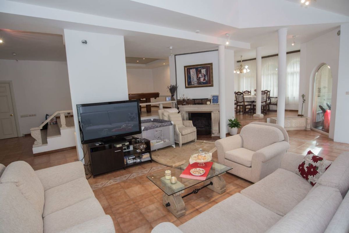 House Burgas, Bulgaria, 750 m² - picture 2