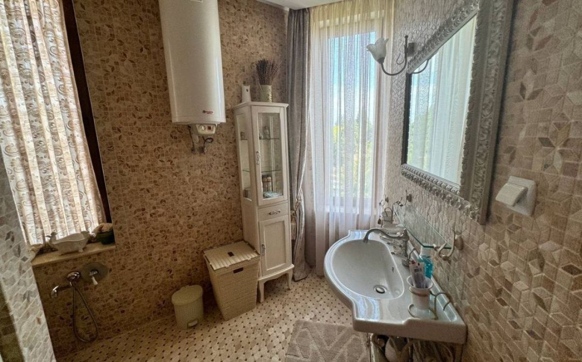 Flat Burgas, Bulgaria, 183 m² - picture 14