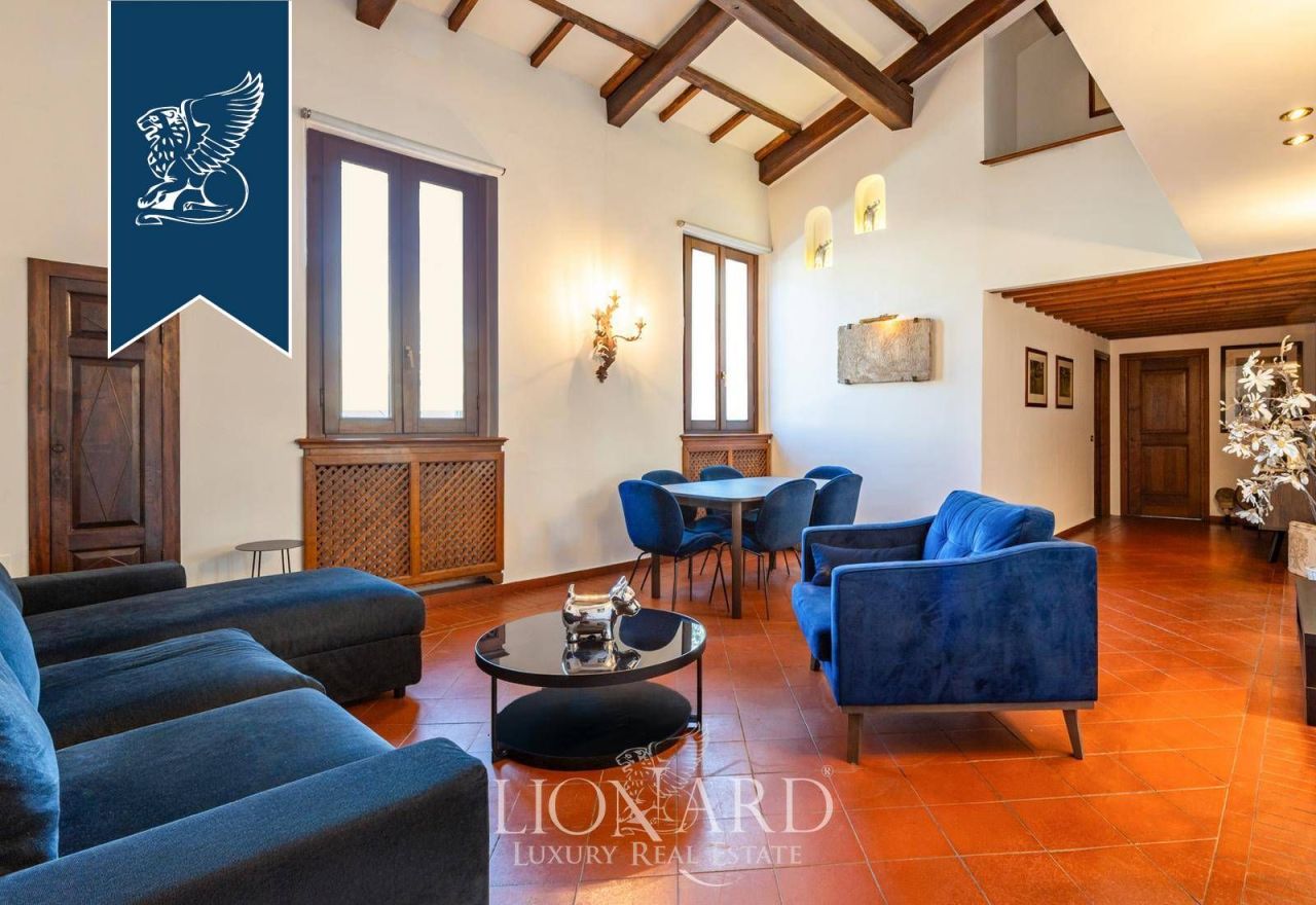 Apartment in Milan, Italy, 156 m² - picture 1