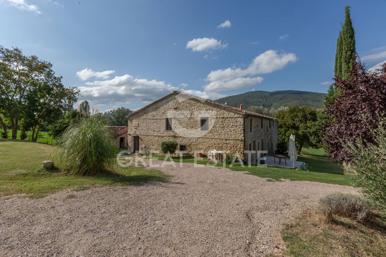 Haus in Umbertide, Italien, 615.2 m² - Foto 3