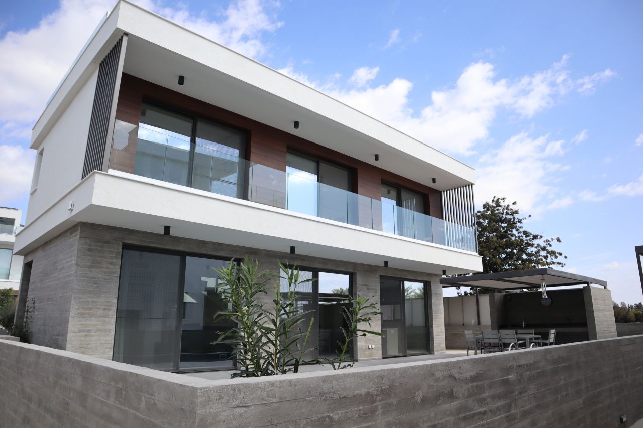 Casa en Geroskipou, Chipre, 248 m² - imagen 1