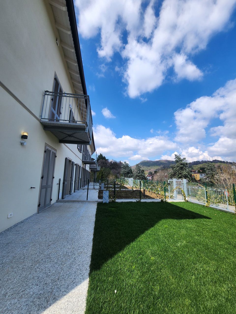 Cottage à Como, Italie, 150 m² - image 1