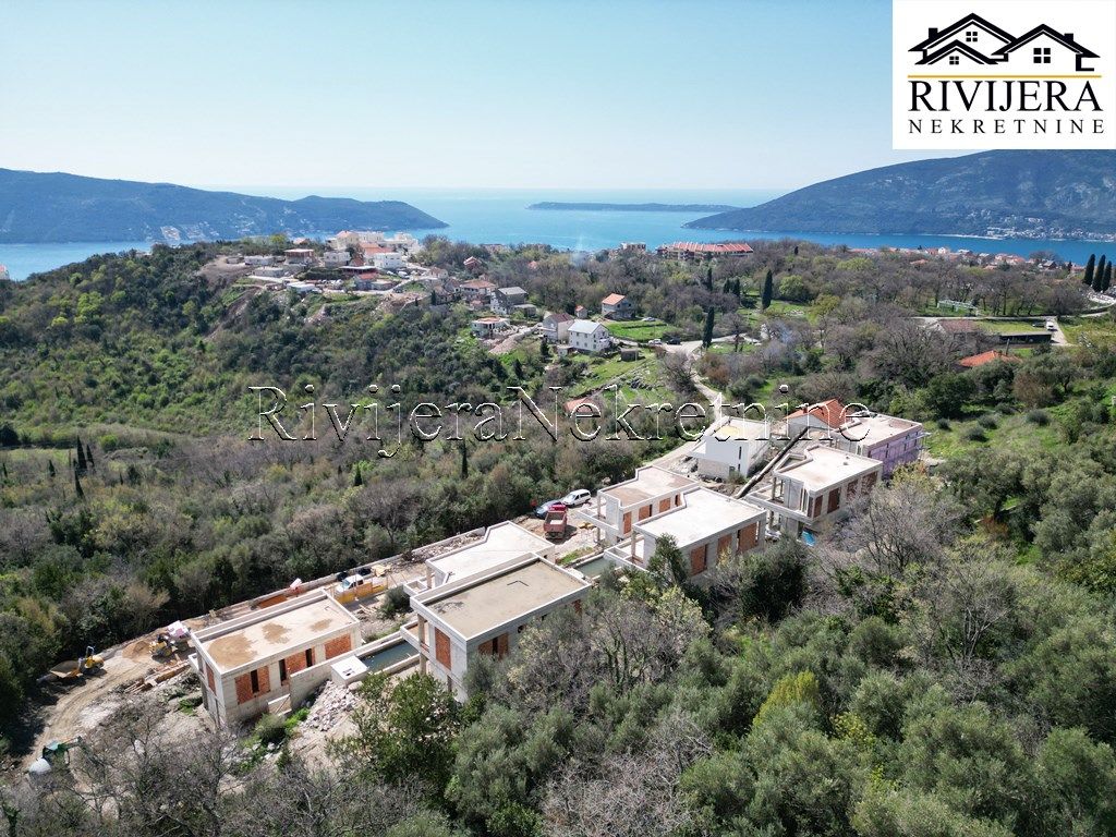 Maison à Herceg-Novi, Monténégro, 165 m² - image 1