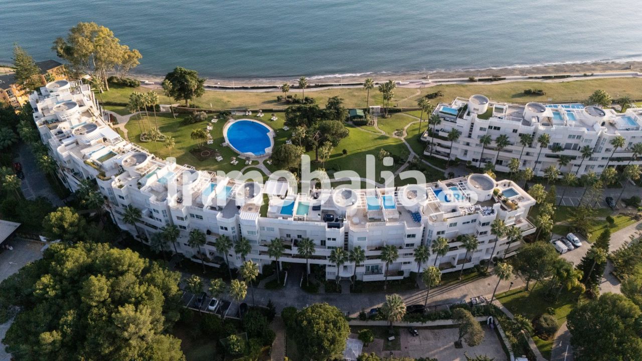 Apartment in Estepona, Spain, 161 m² - picture 1