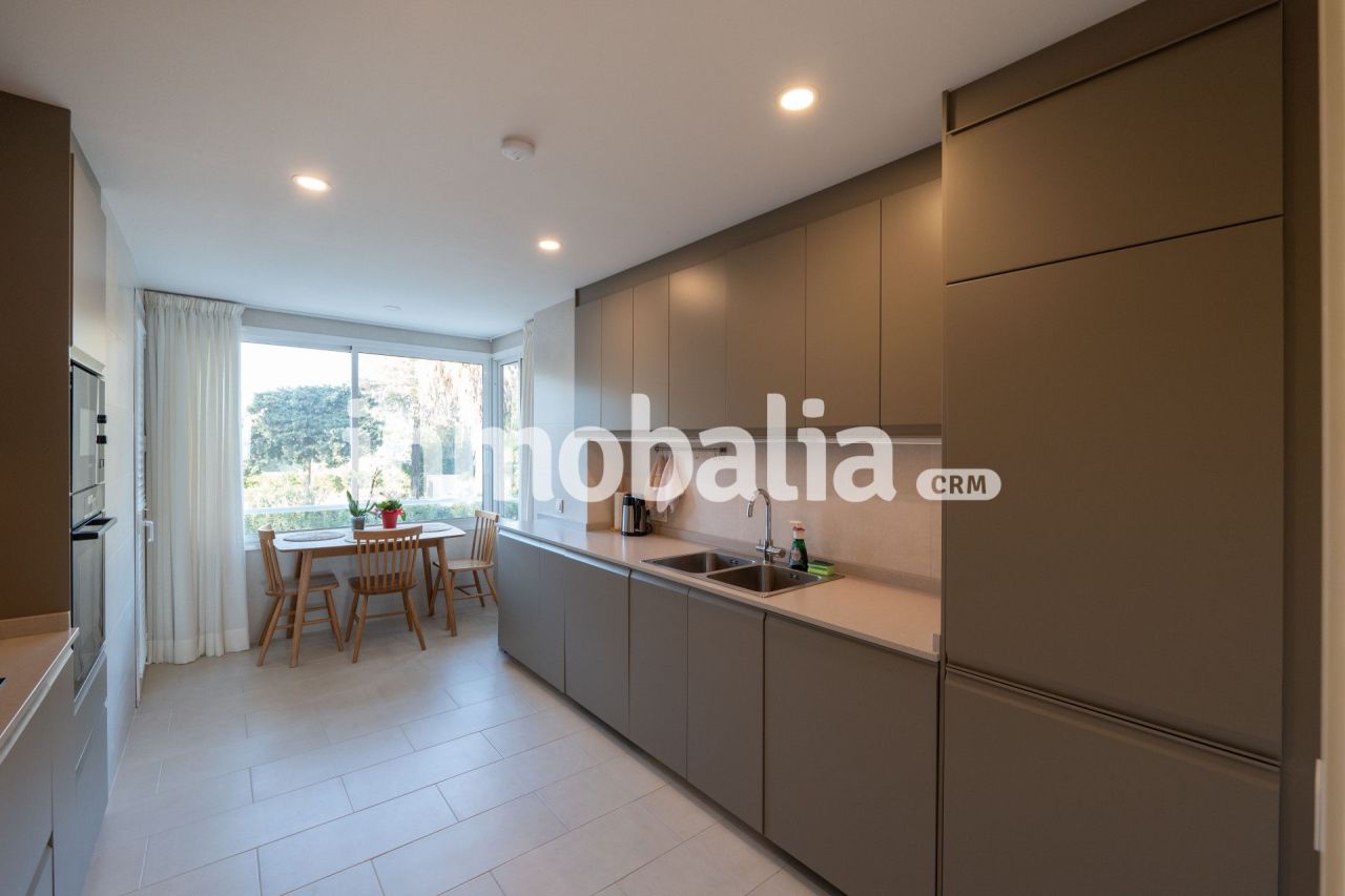 Apartment in Estepona, Spain, 161 m² - picture 4