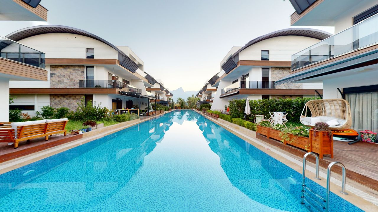 Villa à Antalya, Turquie, 475 m² - image 1
