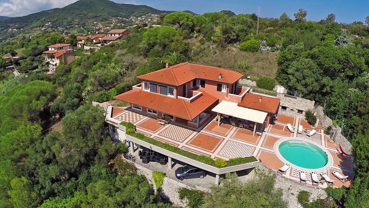 Villa on Elba, Italy, 450 m² - picture 1