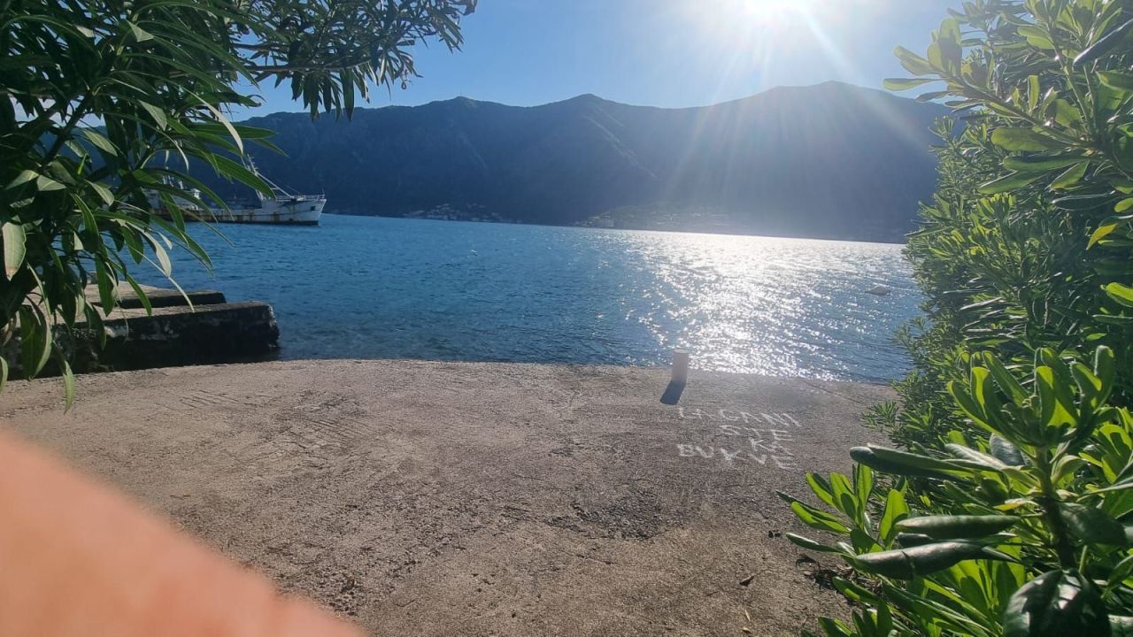 Land in Dobrota, Montenegro, 904 m² - picture 8