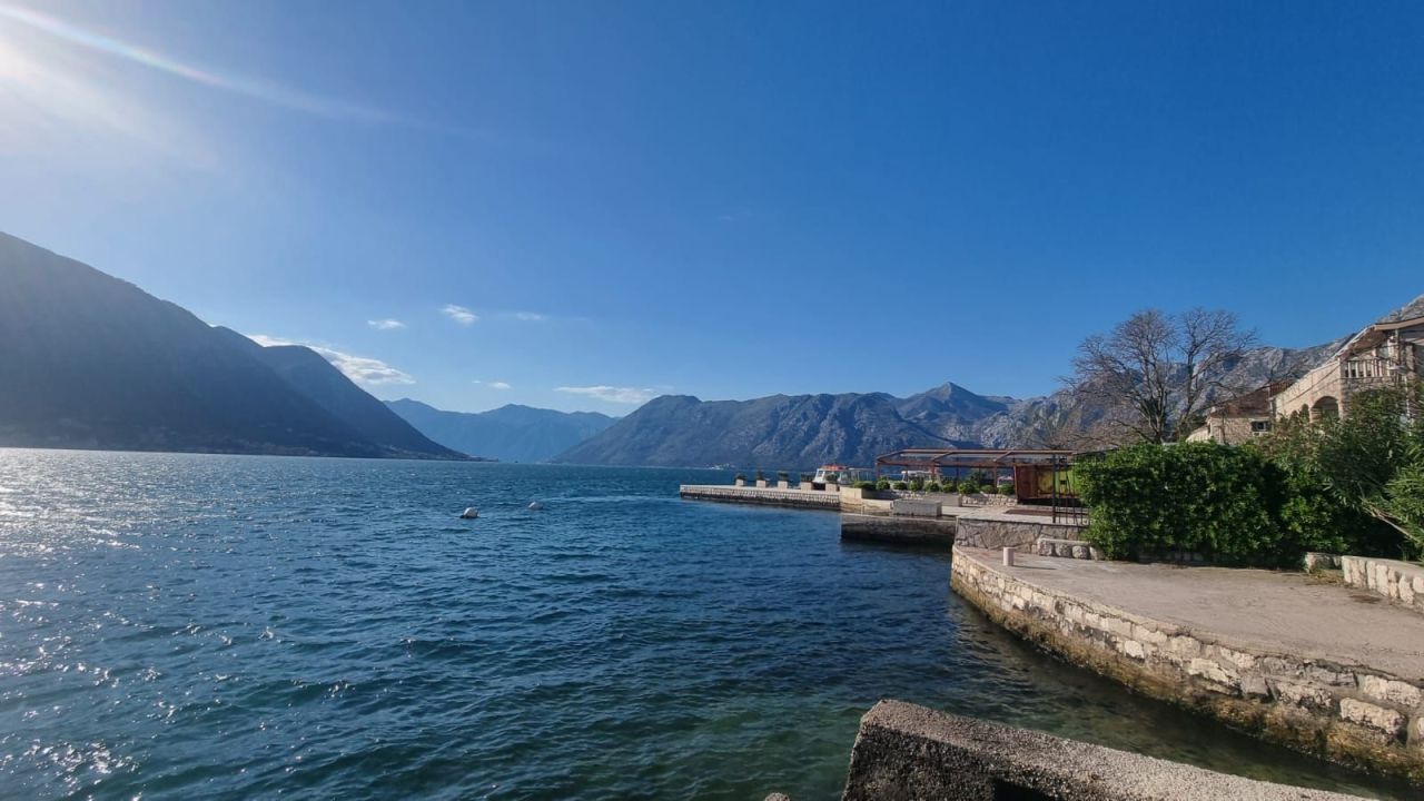 Land in Dobrota, Montenegro, 904 m² - picture 5