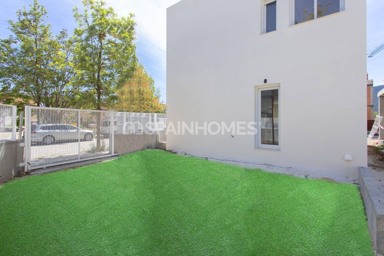 Villa en Hondon de las Nieves, España, 230 m² - imagen 1
