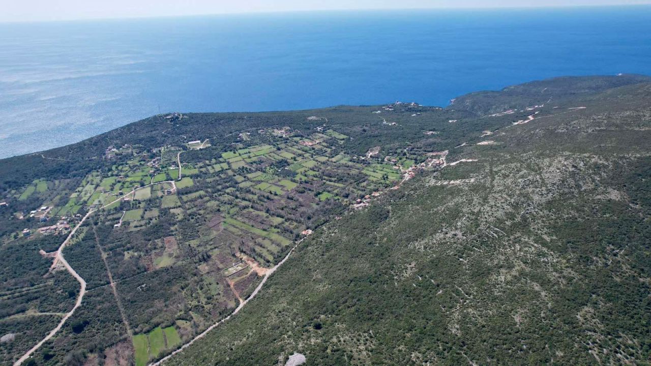 Terreno Zagora, Montenegro, 5 230 m² - imagen 1