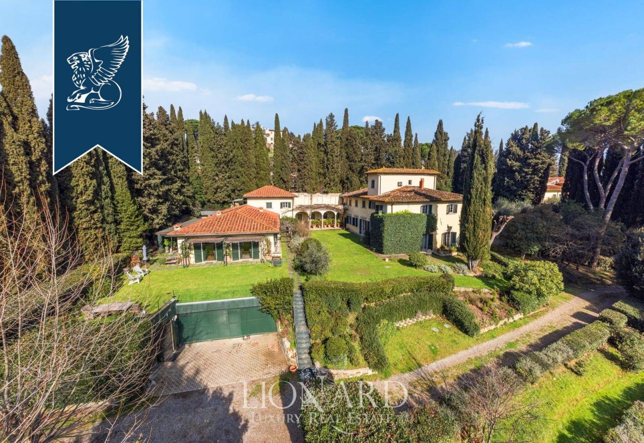Villa in Florenz, Italien, 1 300 m² - Foto 1