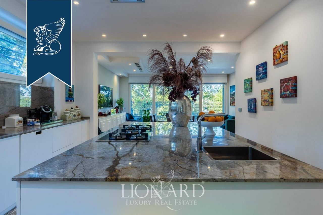 Villa en Roma, Italia, 1 000 m² - imagen 15