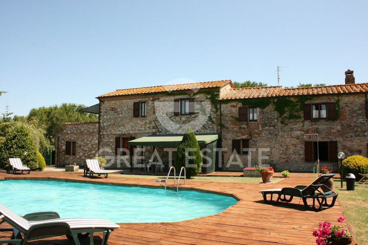 Haus in Castiglione del Lago, Italien, 413 m² - Foto 1