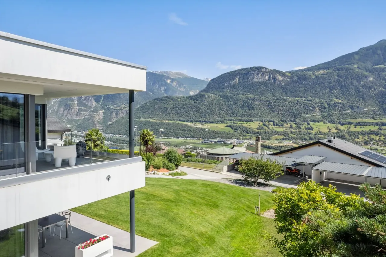 Maison en Valais, Suisse, 262 m² - image 2