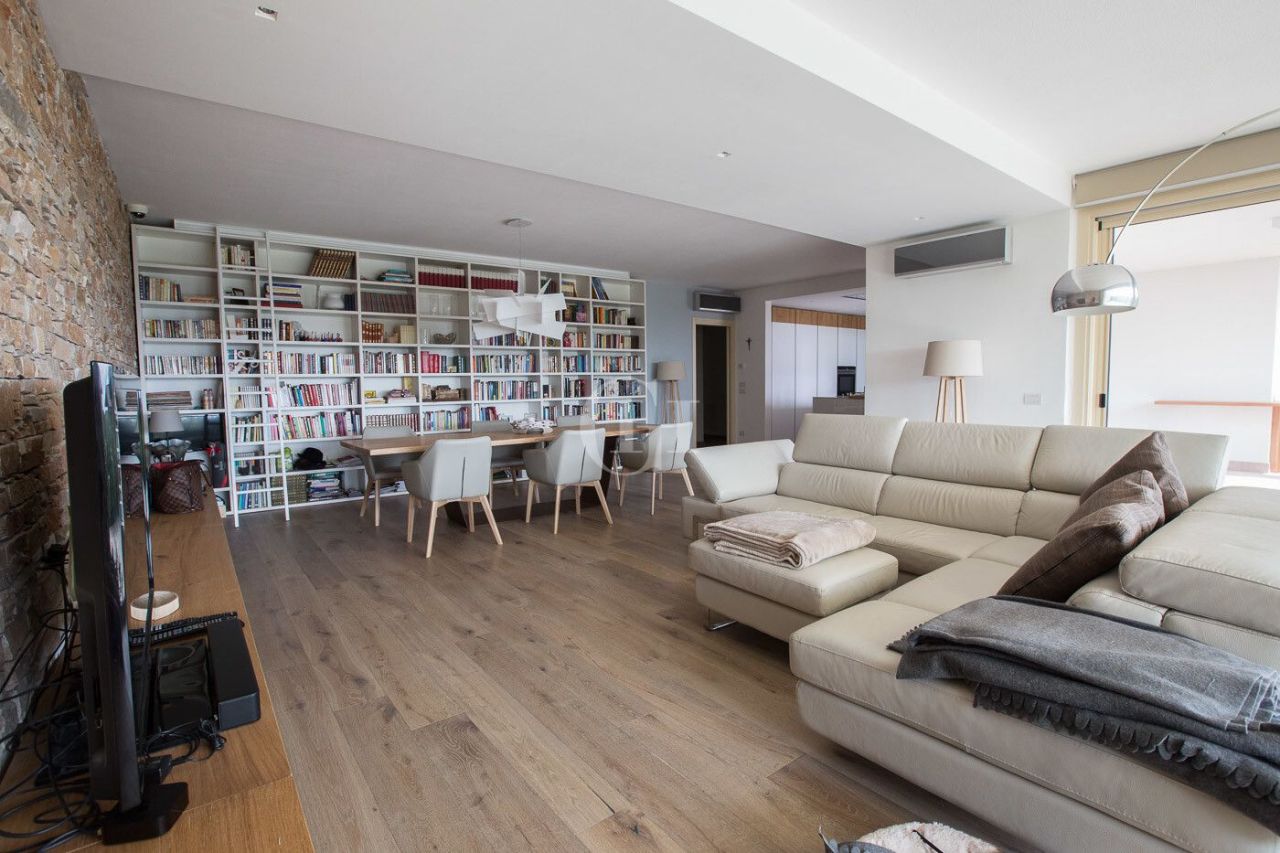 Apartment on Lake Garda, Italy, 225 m² - picture 4