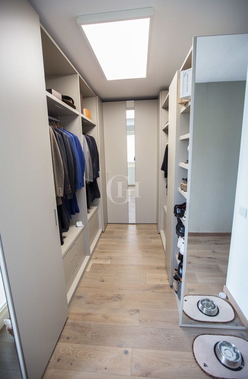 Apartment on Lake Garda, Italy, 225 m² - picture 9