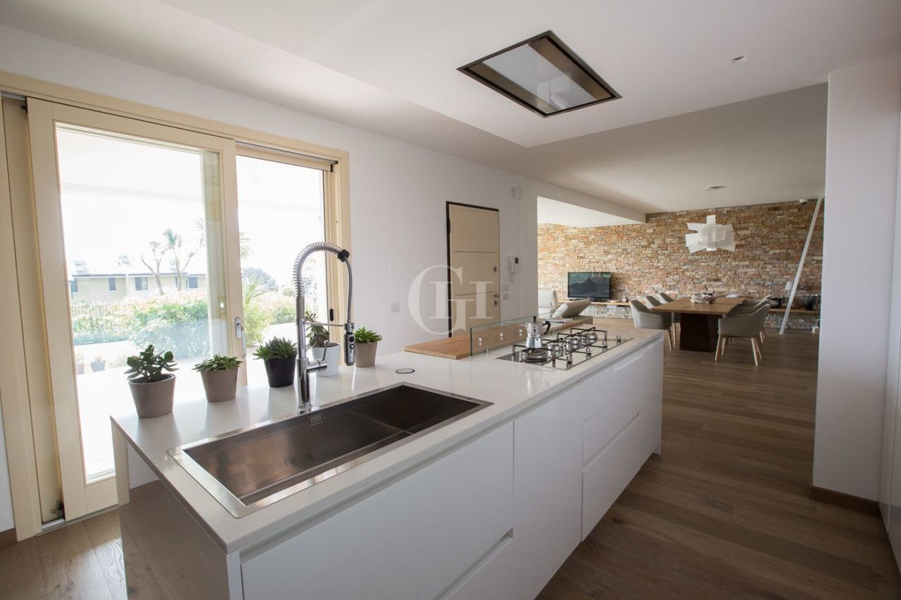 Apartment on Lake Garda, Italy, 225 m² - picture 7