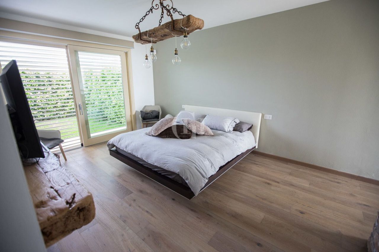 Apartment on Lake Garda, Italy, 225 m² - picture 8