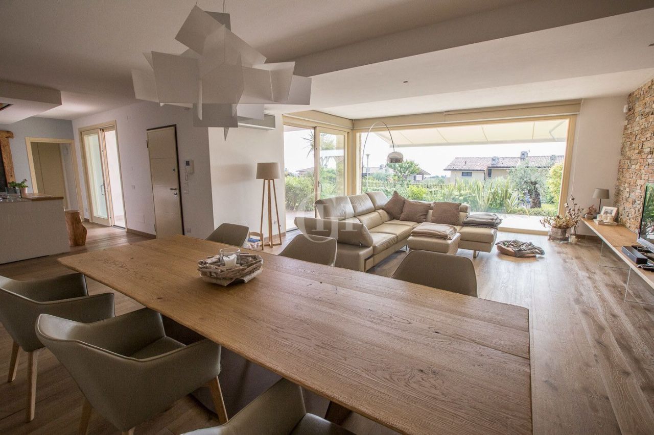 Apartment on Lake Garda, Italy, 225 m² - picture 5