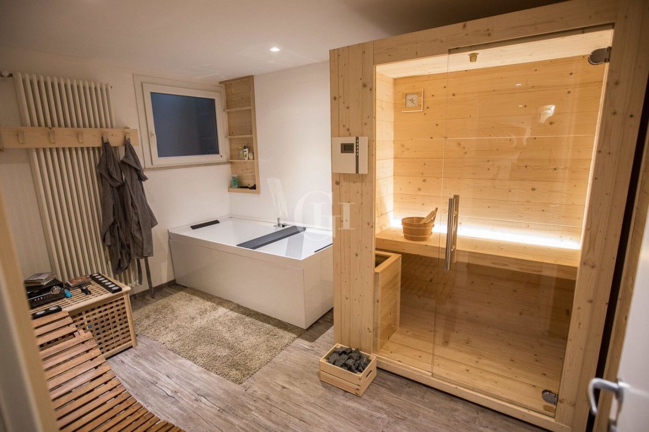 Apartment on Lake Garda, Italy, 225 m² - picture 14