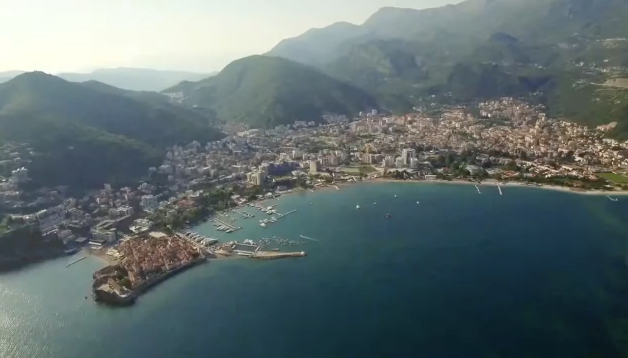 Piso en Budva, Montenegro, 113.77 m² - imagen 8