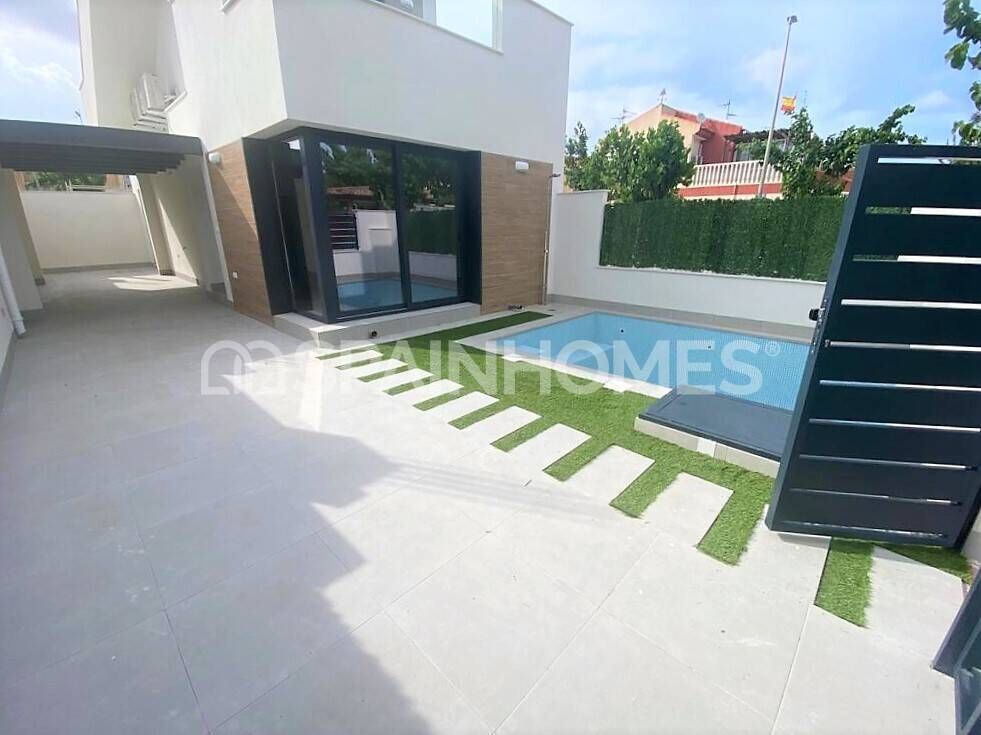 Villa in Los Alcazares, Spain, 10 m² - picture 1