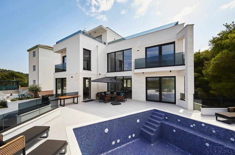Villa on Ciovo, Croatia, 370 m² - picture 1