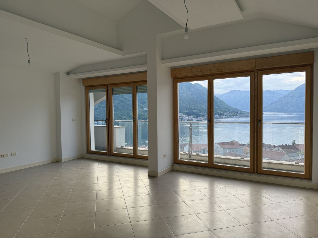 Flat in Kotor, Montenegro, 108 m² - picture 1