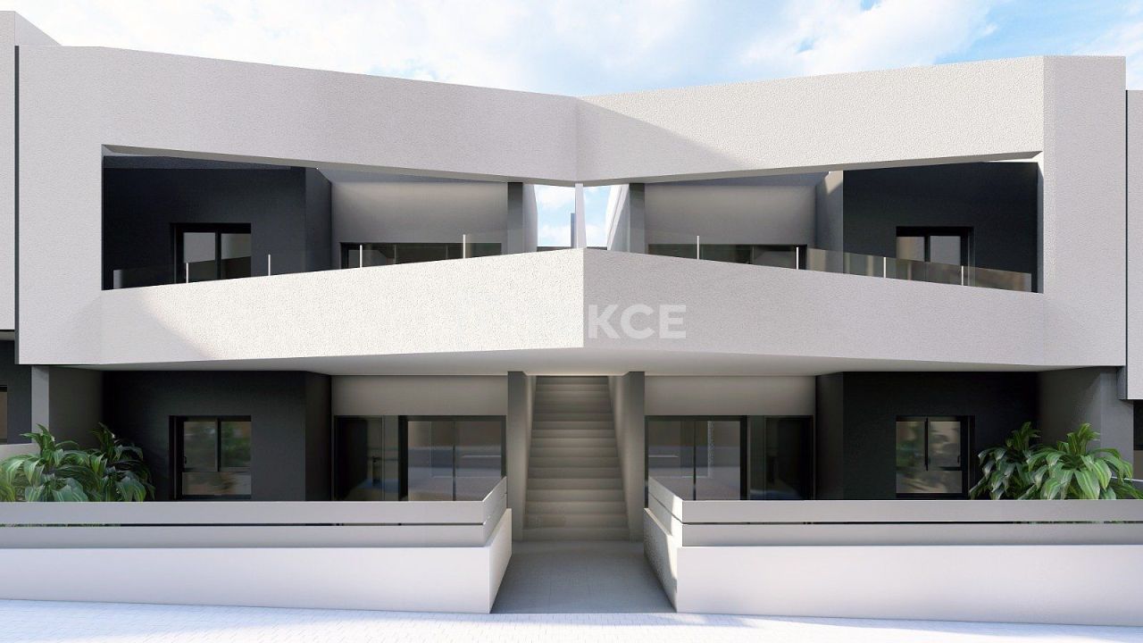 Apartment in San Miguel de Salinas, Spanien, 120 m² - Foto 1