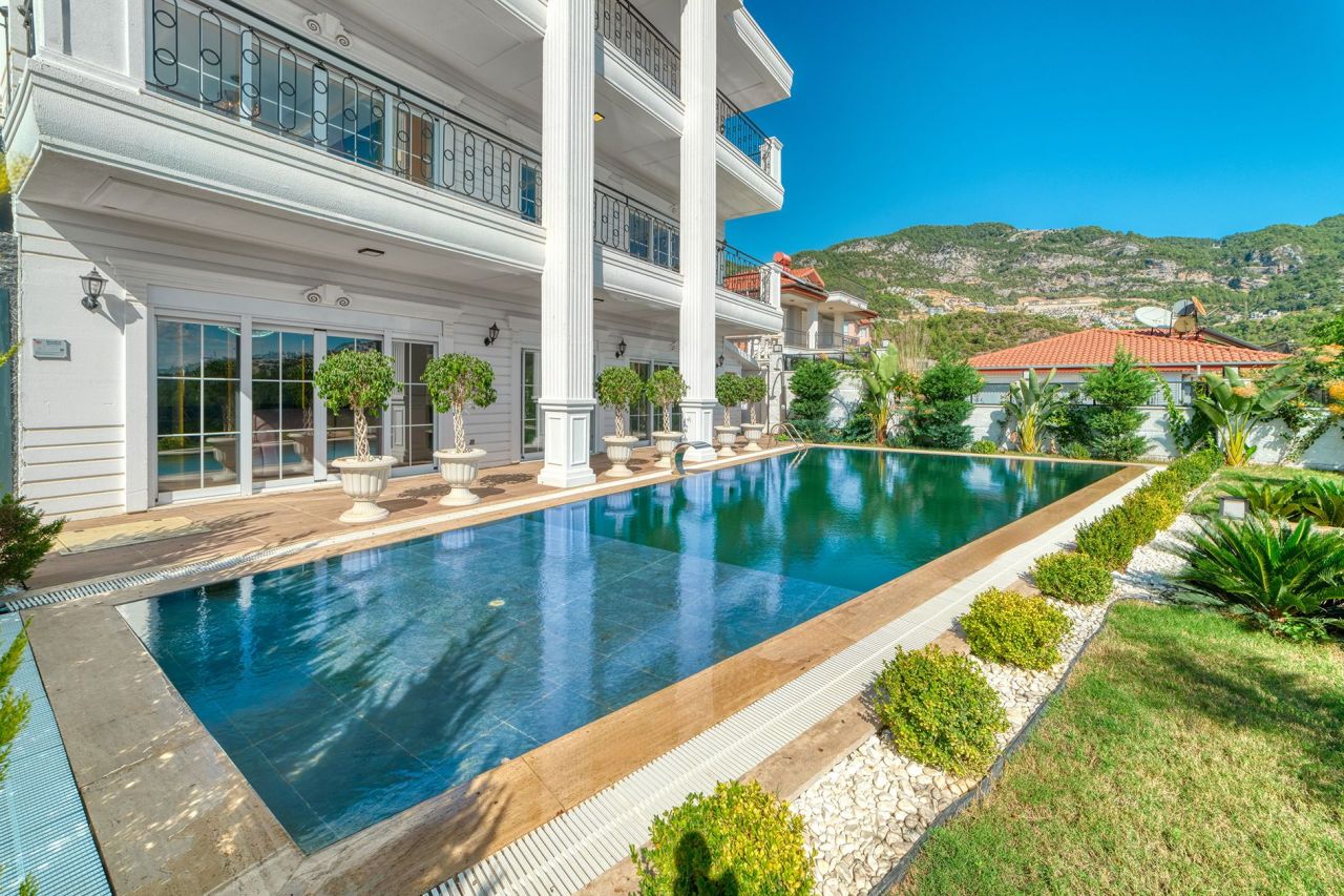 Villa à Alanya, Turquie, 300 m² - image 1