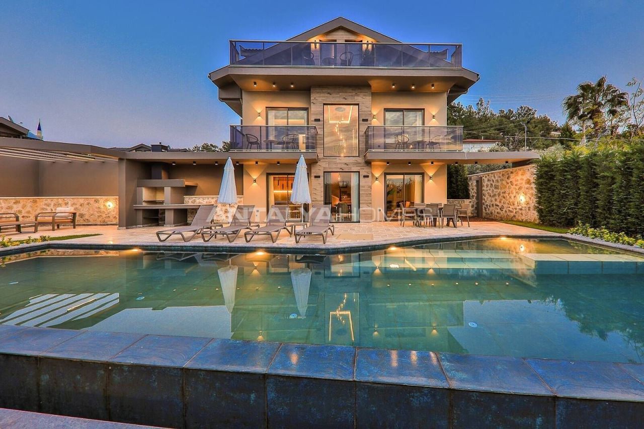 Villa in Fethiye, Turkey, 200 m² - picture 1